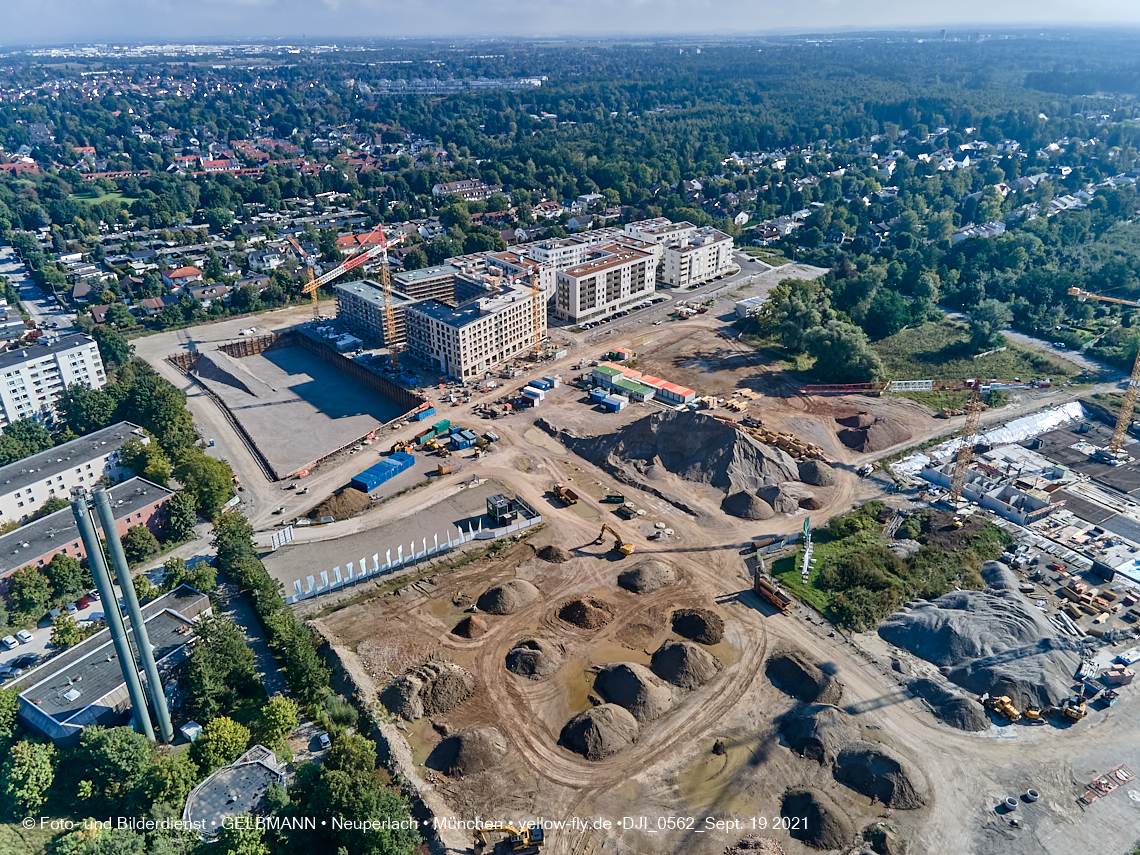19.09.2021 - Aktuelle Luftbilder aus dem Alexisquartier und Pandion Verde in Neuperlach in München